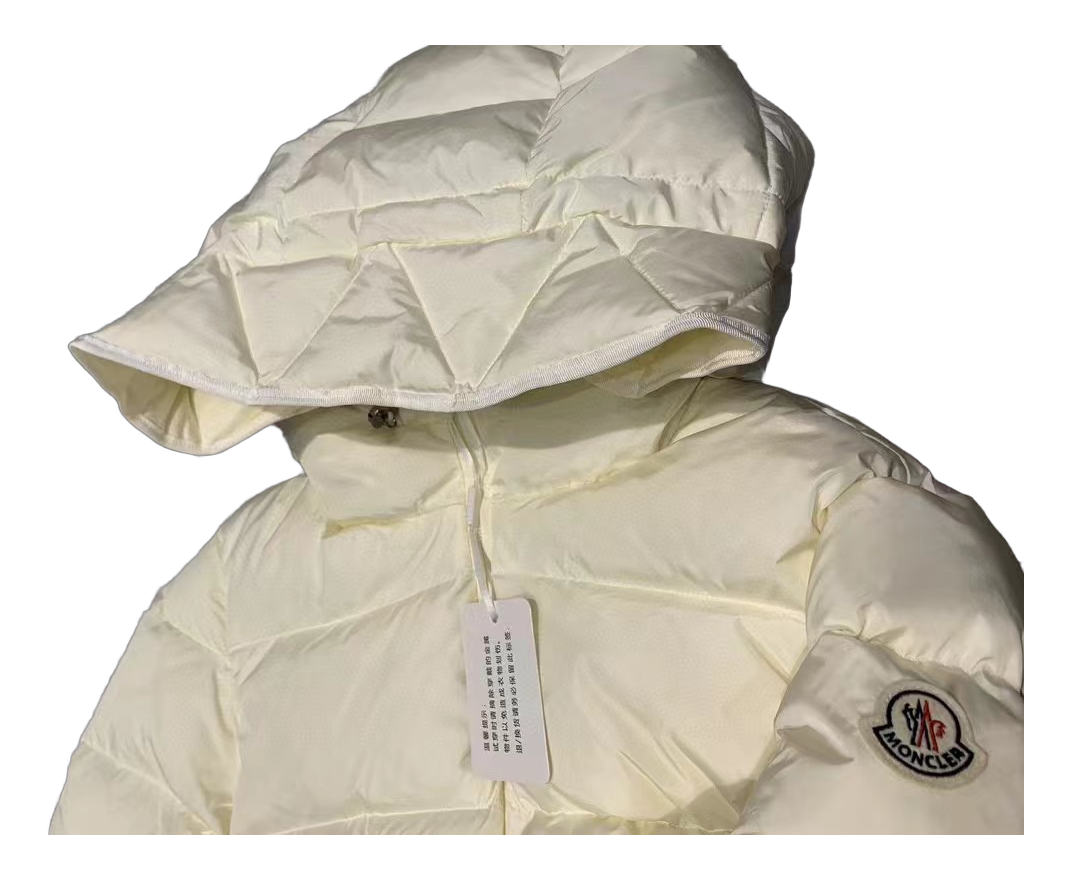Moncler Fitted Short Hooded Puffer Jacket – Ivory