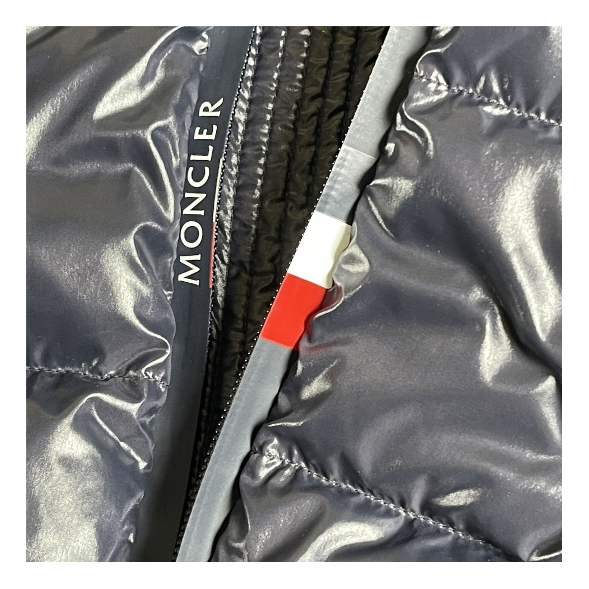 Moncler Glossy Hooded Puffer Jacket with Logo Zip – Navy
