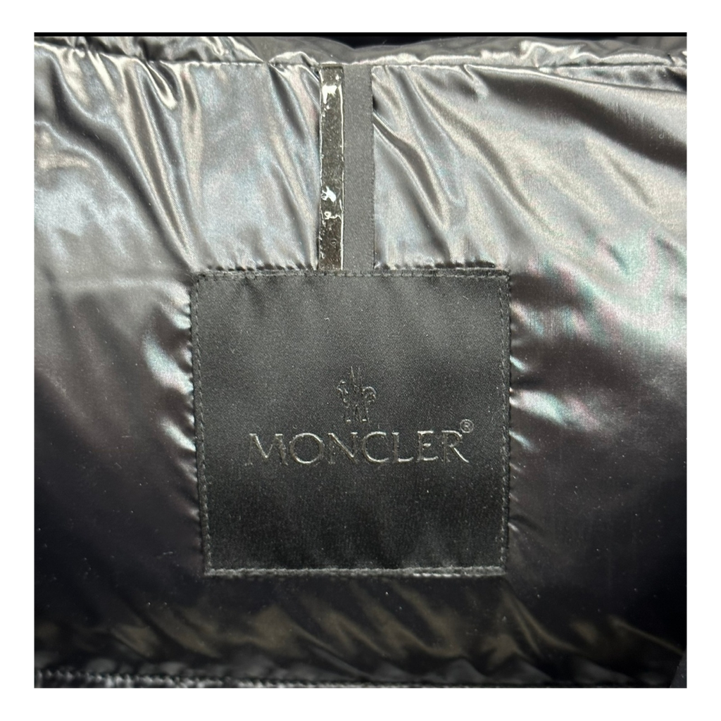 Moncler Tonal-Logo High-Collar Puffer Jacket - Black